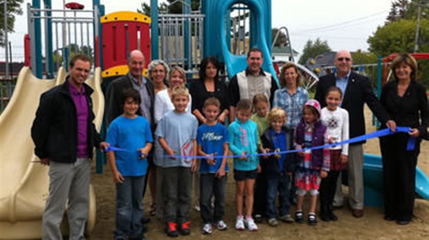 Inauguration du parc-école du pavillon Notre-Dame-des-Prairies de l'école des Bâtisseurs