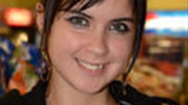 Stéphanie Prince mord à pleines dents dans la vie