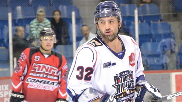 Curtis Tidball échangé à Thetford Mines