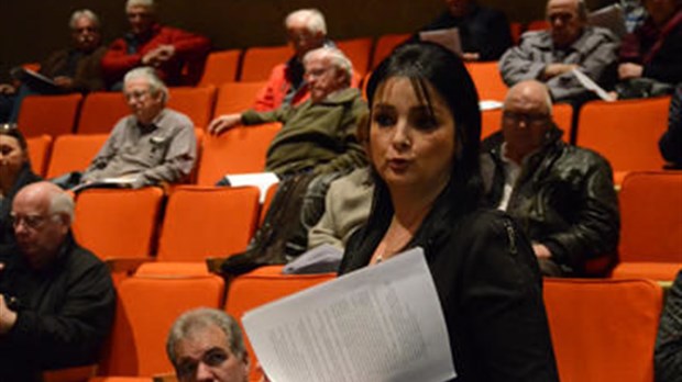 L'asphaltage du Carré Léo-Arbour réclamé de nouveau