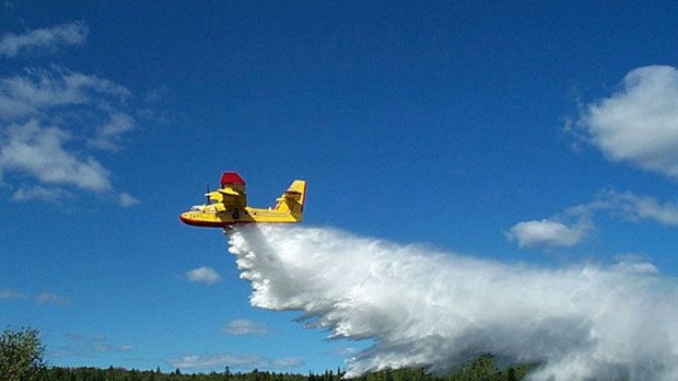 Le feu fait rage en Haute-Mauricie