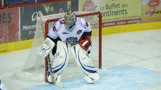 Le Caron et Guay échange Julien Ellis