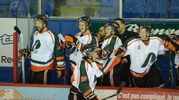 Mimar se charge des Gee-Gees