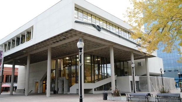 Dix conseillers municipaux suffiraient, dit Dufresne