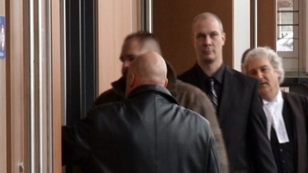 Le policier Ricard acquitté