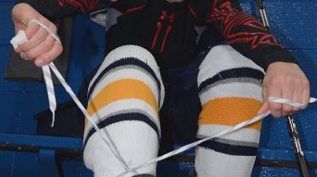 Xavier Bouchard avec la crème des hockeyeurs pee-wee