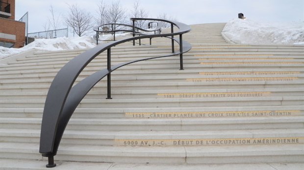 Une nouvelle rampe pour l’escalier monumental