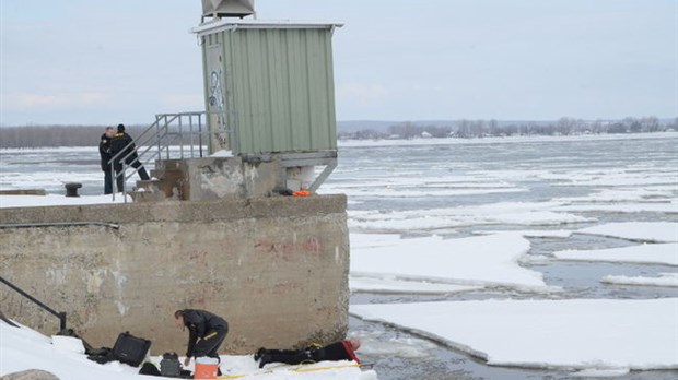 Disparue à Nicolet: plongeurs à l'oeuvre