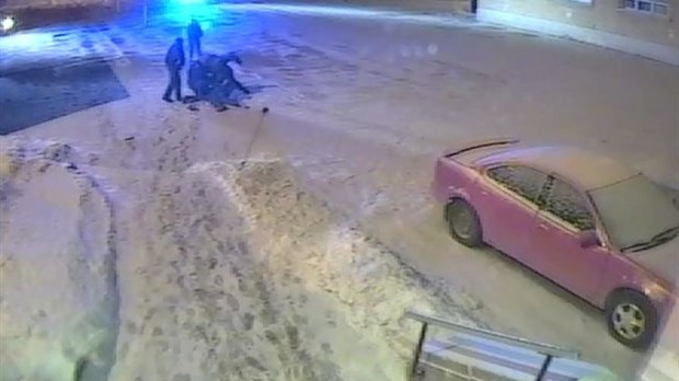 Deux des quatre policiers congédiés