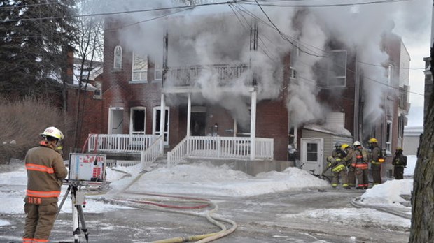 Un incendie ravage un immeuble à Trois-Rivières