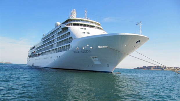Le Silver Whisper arrive au port de Trois-Rivières à 13h