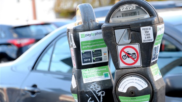 Une alerte pour le stationnement de nuit et l'instauration de PayByPhone partout