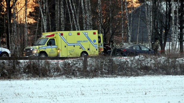 Personne décédée trouvée près d'une voiture à Saint-Cyrille-de-Wendover