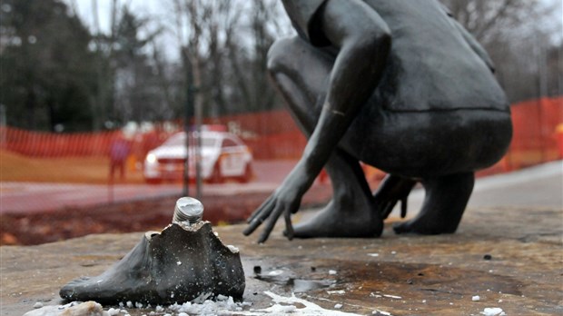 Une statue de bronze arrachée du parc Woodyatt