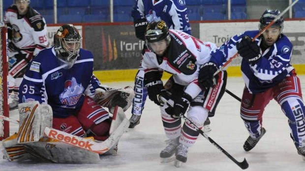 Le Blizzard Cloutier Nord-Sud l'emporte 5 à 4 contre les Éperviers de Sorel-Tracy