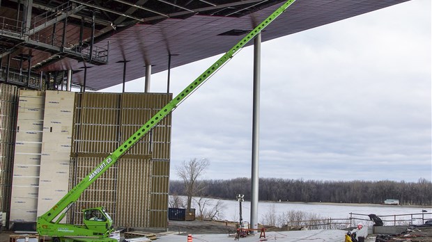 Une machine unique pour la construction de l'Amphithéâtre COGECO