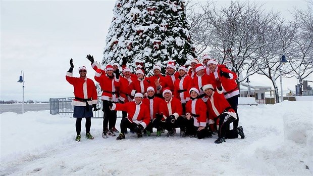 La traditionnelle course des pères Noël de l'UQTR