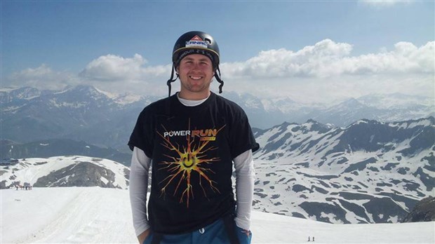 Le skieur acrobatique Olivier Guy-Tessier reçoit 500 $ en bourse de la Fondation sport-études