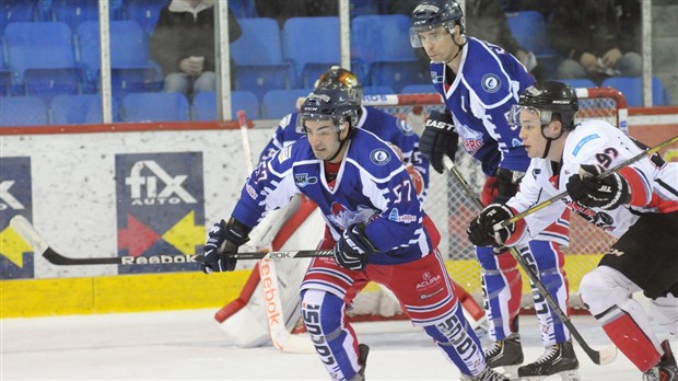 Trois joueurs signent des contrats avec le Blizzard de Trois-Rivières 