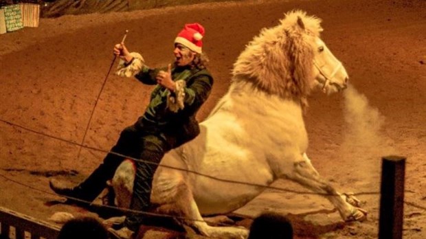Un spectacle équestre de Noël à la ferme Beauvallon