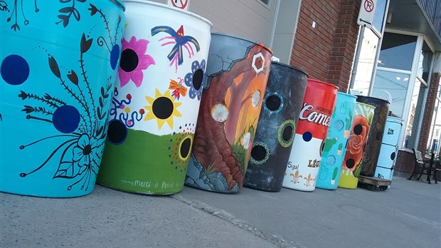 Des barils de légumes sur la rue Notre-Dame Centre!