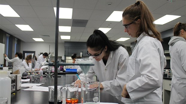 Les étudiants en Sciences de la nature transforment un composé cancérigène en ion essentiel à la vie