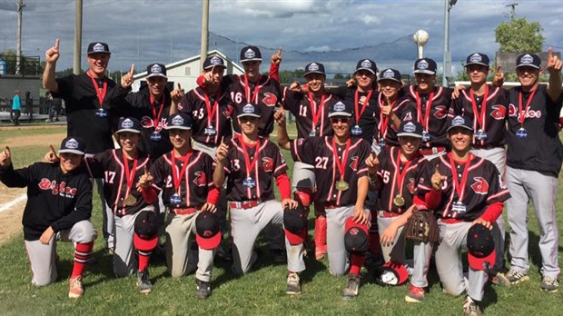 Une saison de rêve pour les Aigles bantam AA