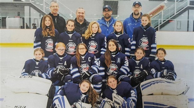 Le Hockey Féminin de la Mauricie rayonne au pays