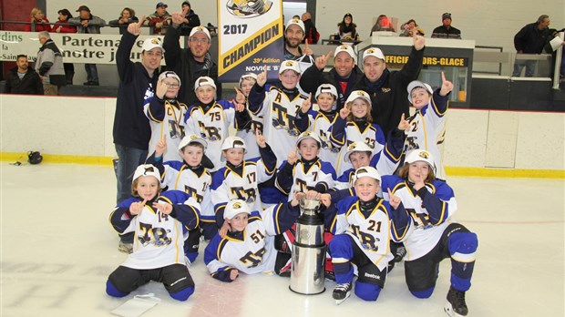 Les Gouverneurs de Trois-Rivières Novice B sont champions du tournoi de St-Georges-de-Champlain