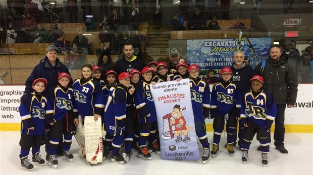 Les Gouverneurs de Trois-Rivières Atome B sont finalistes du tournoi de Louiseville