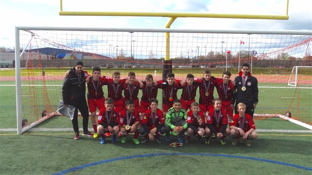 Le MU-14 AA du CSTR rempote la medaille d'or à Oshawa