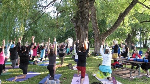 Pour une 2e année, la Journée internationale du yoga célébrée à Trois-Rivières