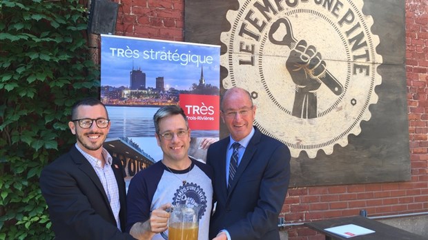 Une ruche sur le toit de la microbrasserie:  Le Temps d’une Pinte 