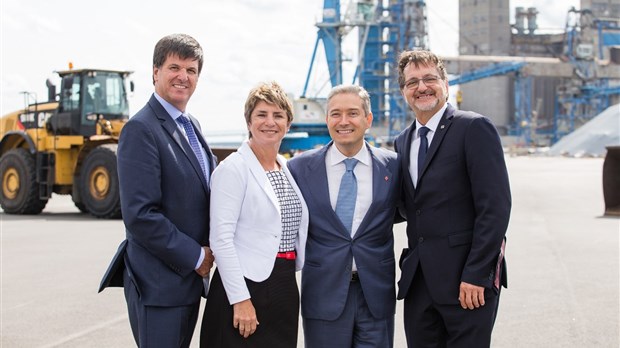 Le ministre Champagne inaugure le début des activités sur le terminal 13 du Port de Trois-Rivières
