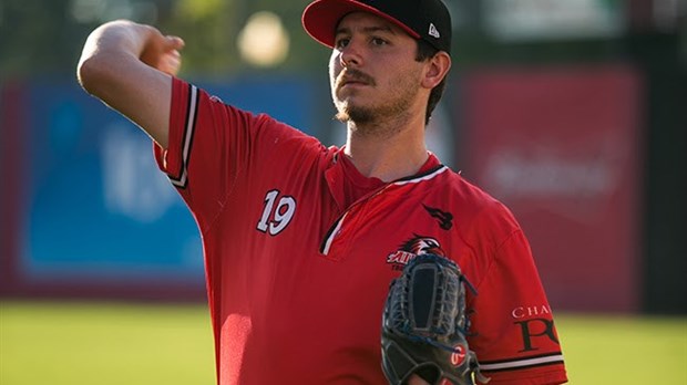 Aigles: Ethan Elias sous contrat