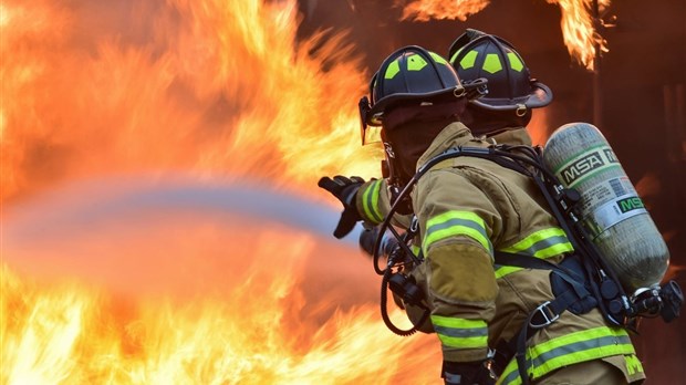 Incendie au garage municipal du secteur Shawinigan-Sud : l’entrepôt est une perte totale