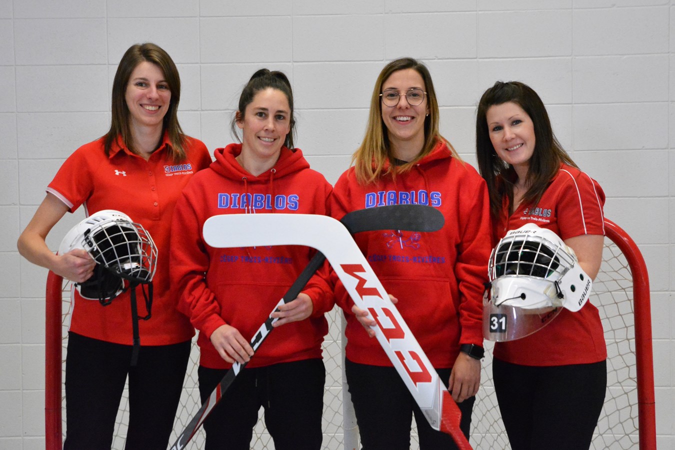 Cégep de TroisRivières Chantal Lampron nommée entraineusechef de l’équipe de hockey féminin Cégep de TroisRivières Chantal Lampron nommée entraineusechef de l’équipe de hockey féminin