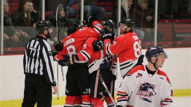 Hockey : La Tuque inflige un revers au Formule Fitness Bécancour