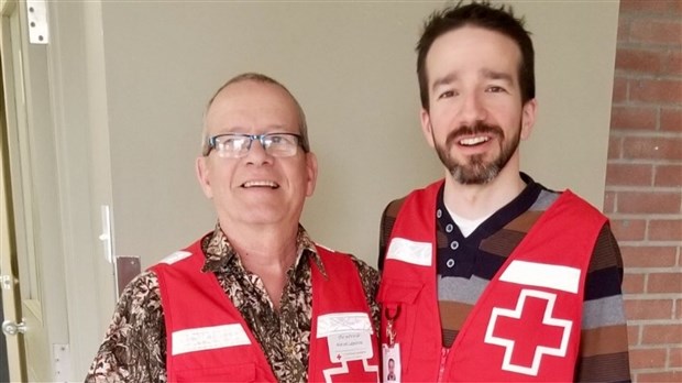 Inondations printanières : Marcel et Jonathan Lapointe prêtent main-forte à leurs collègues de Gatineau