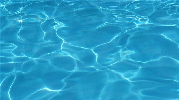 Les piscines publiques sont accessibles sans discrimination  