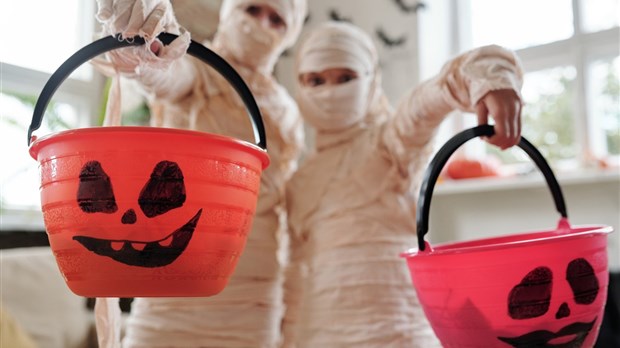 Halloween: Ottawa, dit oui Québec, toujours indécis