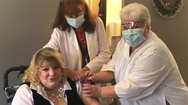 COVID-19 : 386 personnes vaccinées hier dans la région