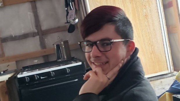 Ce jeune homme de 17 ans est actuellement recherché