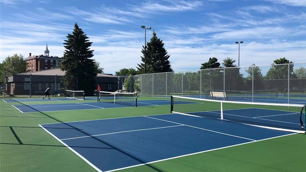 À vos raquettes, les terrains de tennis et de pickleball ont rouvert à Bécancour