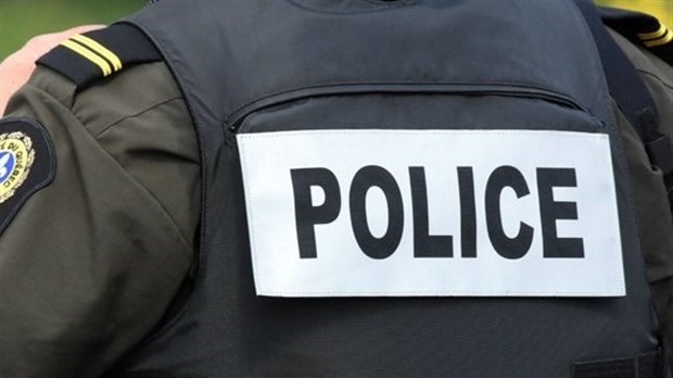 Trois hommes arrêtés pour possession de drogue dans un but de trafic