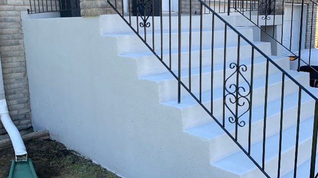 COMMENT PROCÉDER À UN RESURFAÇACE DE BÉTON POUR UN ESCALIER?