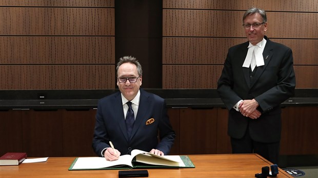 René Villemure assermenté comme député de Trois-Rivières