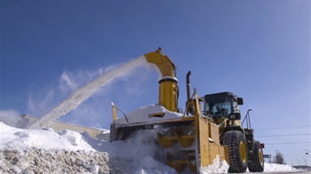 Le soufflage de la neige sur les terrains débute à Shawinigan