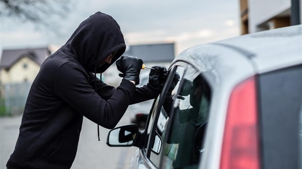2 arrestations pour une série de vols dans les véhicules à Trois-Rivières