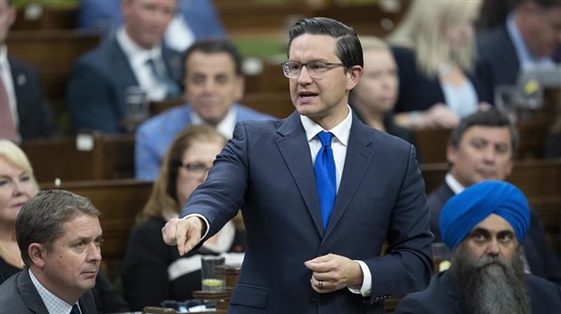 Un mot-clic misogyne dans les vidéos de Pierre Poilievre